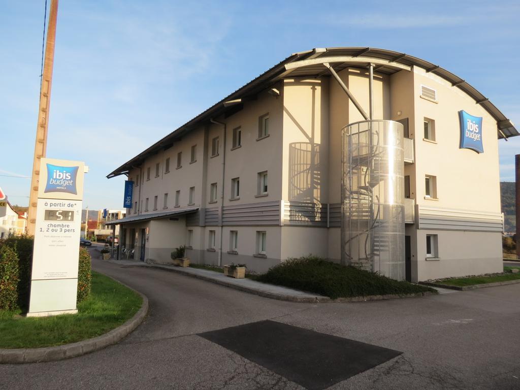 Ibis Budget Remiremont Bagian luar foto