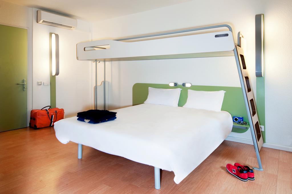 Ibis Budget Remiremont Bagian luar foto